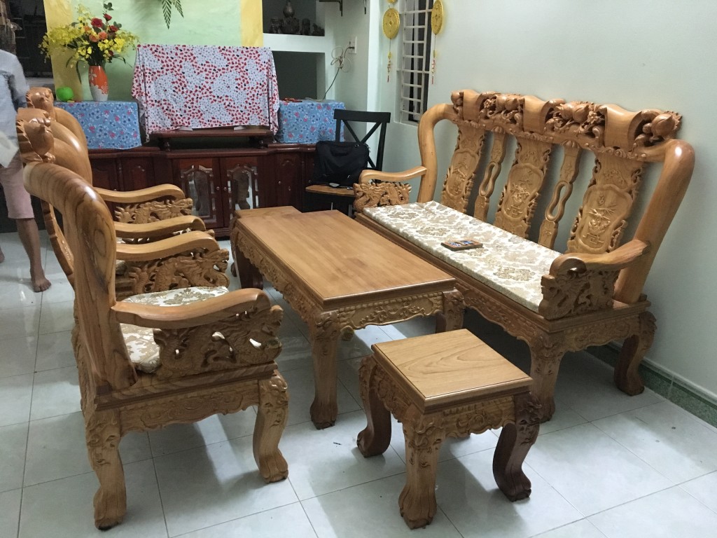 Salon Triện Đào cột 10