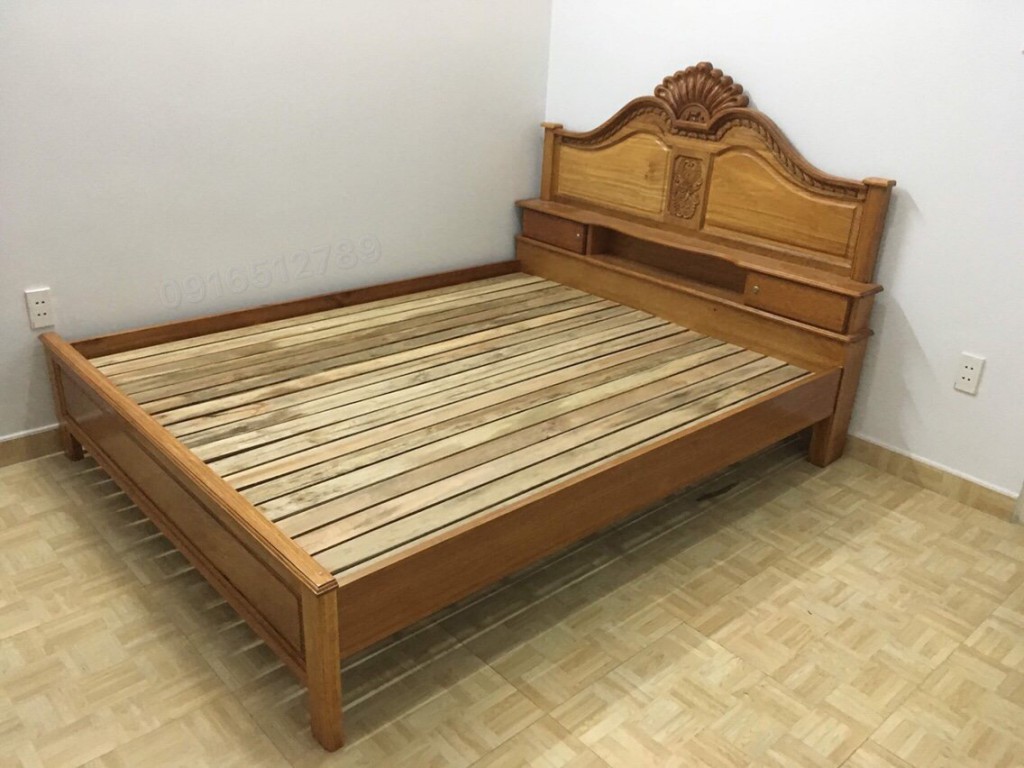 Giường ngủ gỗ căm xe