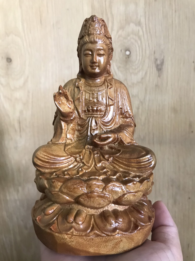 Tượng phật gỗ xá xị