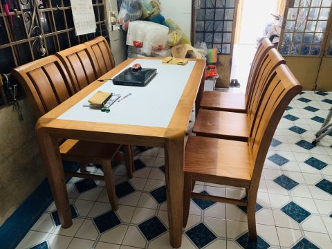 Bàn ăn gỗ tự nhiên cho chung cư – Nhỏ gọn, tối ưu diện tích