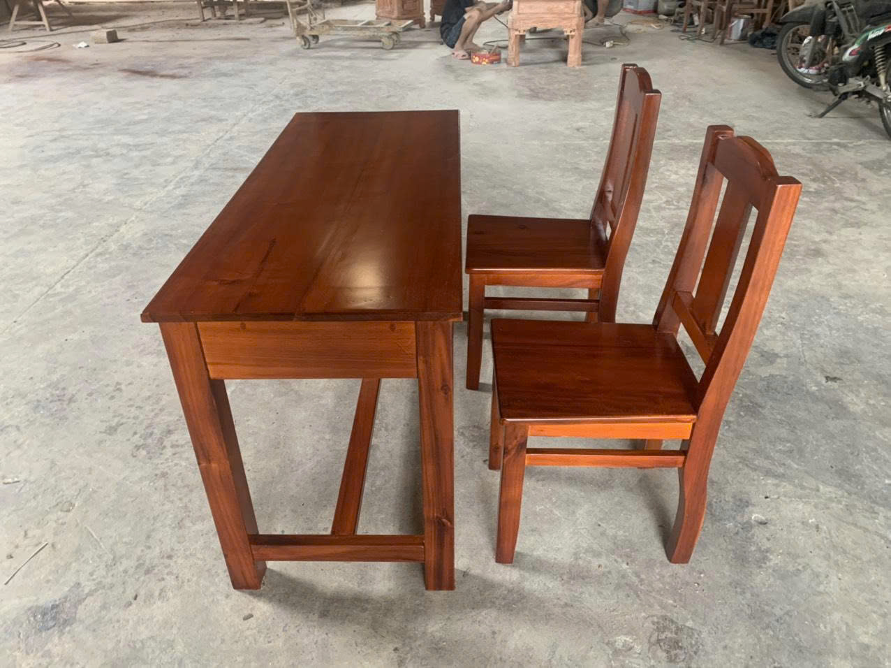 Bộ bàn ghế học sinh gỗ tràm bông vàng