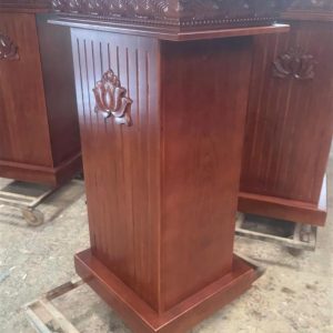 Bục tượng Bác gỗ cao su phủ xoan