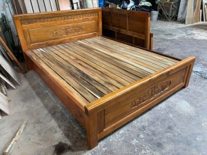 Giường TR01 gỗ tự nhiên: gỗ tràm 1m6 x 2m