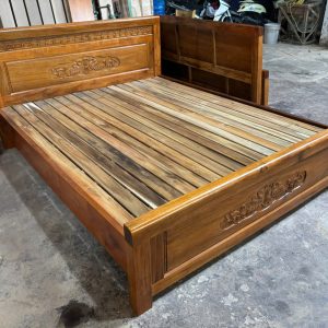 Giường TR01 gỗ tự nhiên: gỗ tràm 1m6 x 2m