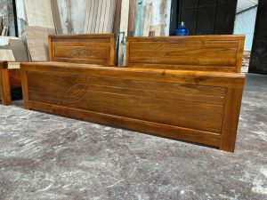 Giường TR02 gỗ tự nhiên: Gỗ tràm 1m6 x 2m