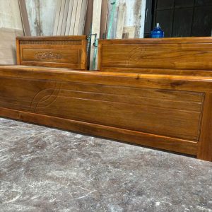 Giường TR02 gỗ tự nhiên: Gỗ tràm 1m6 x 2m