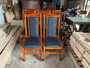 Ghế họp gỗ tràm, tựa nệm HT10