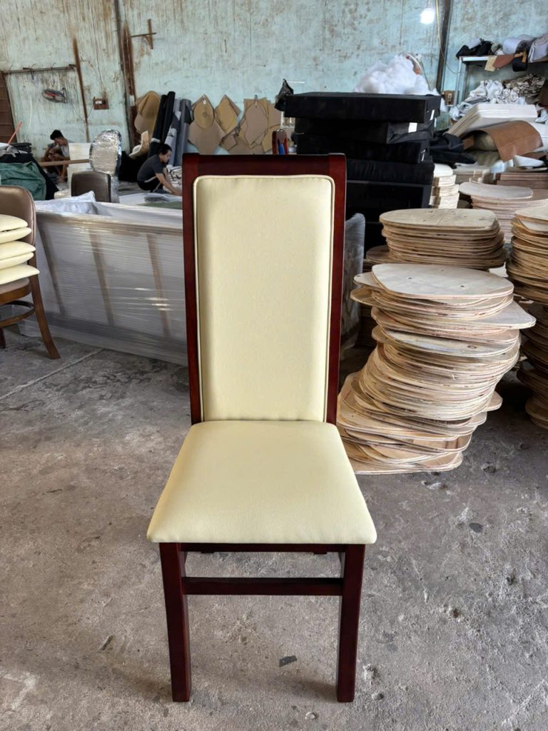 Ghế họp văn phòng gỗ tràm