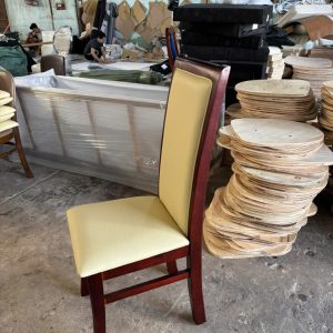 Ghế họp văn phòng gỗ Tràm nệm simili - Ảnh 2