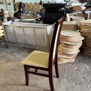 Ghế họp văn phòng gỗ Tràm nệm simili - Ảnh 3