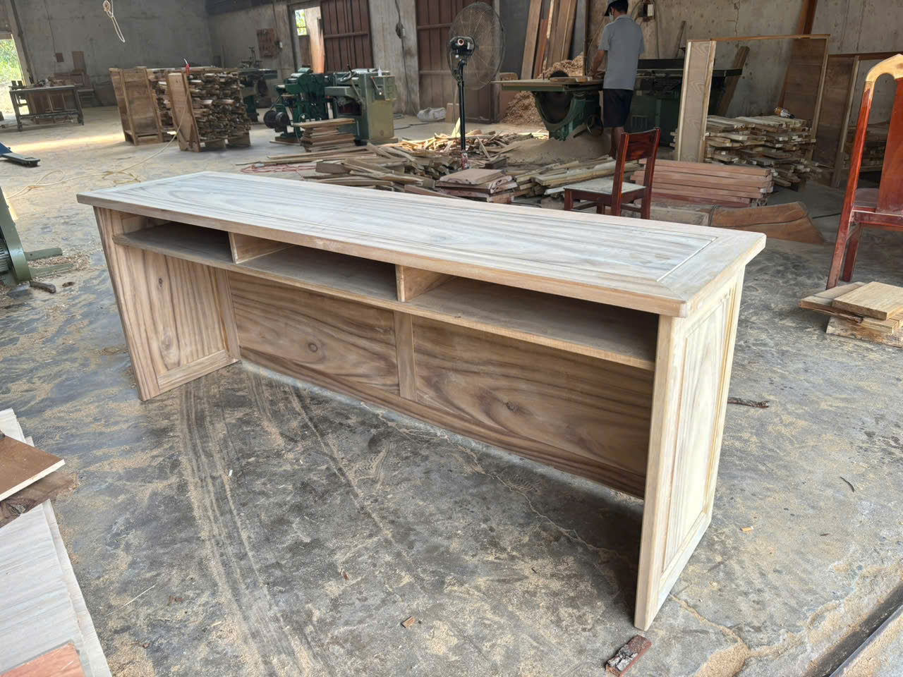 Bàn họp gỗ tràm bông vàng 4