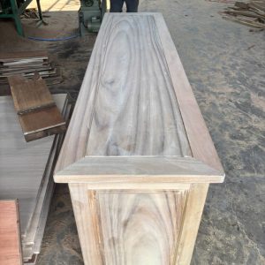 Bàn họp gỗ tràm bông vàng 2