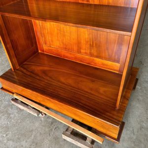 Bục tượng Bác gỗ tràm bông vàng 3