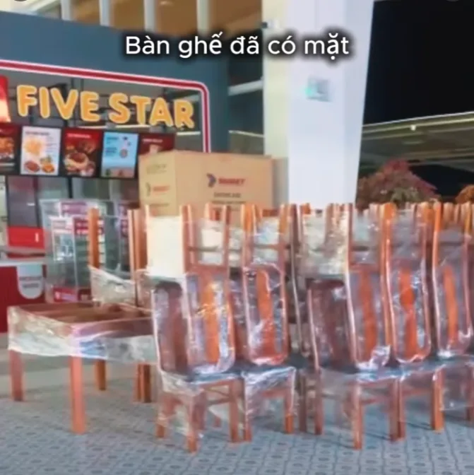 bàn giao số lượng lớn bàn ghế gỗ tự nhiên