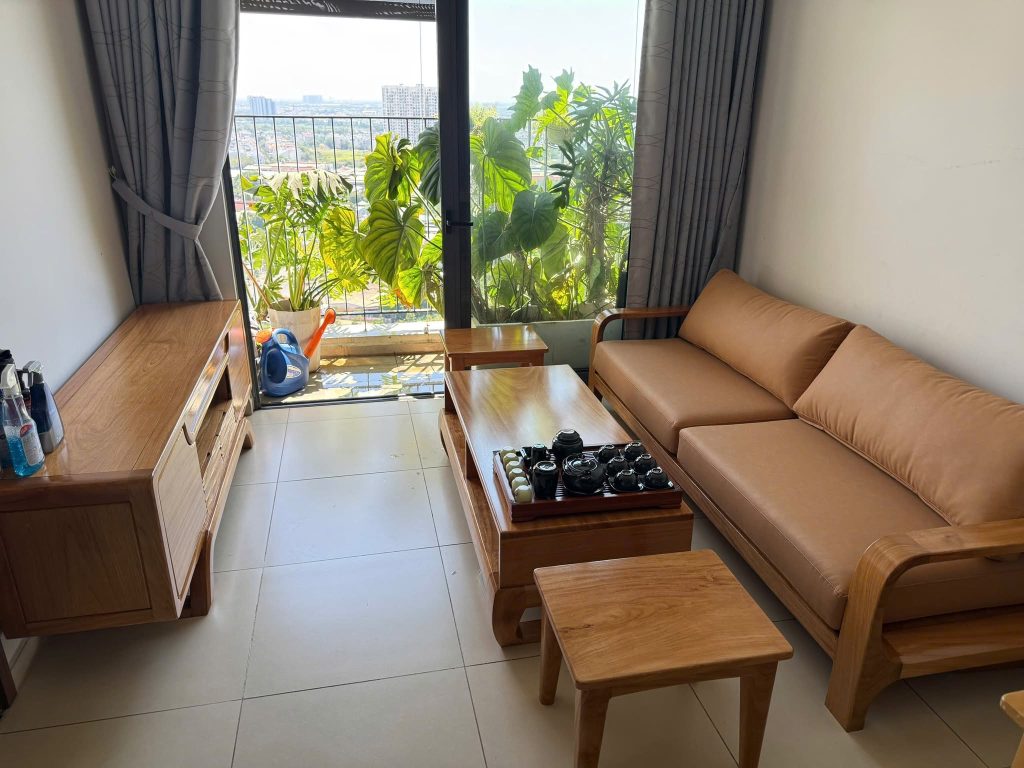 Sofa Nệm Gỗ Cho Chung Cư: Nội Thất Gỗ Đẳng Cấp Q8