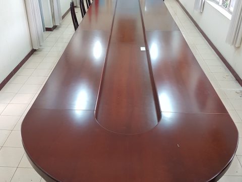 bàn họp oval