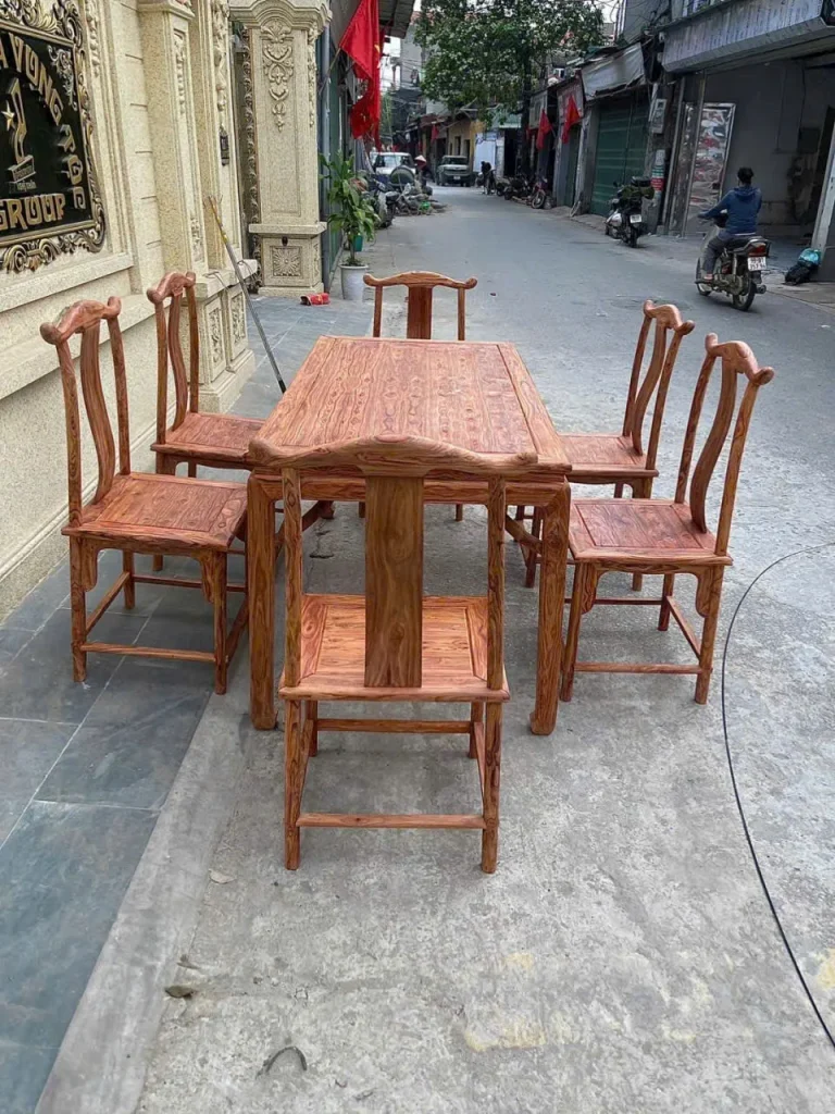 Bộ Bàn Ghế Gỗ Sưa Đỏ Cao Cấp: Đẳng Cấp Cho Phòng Ăn